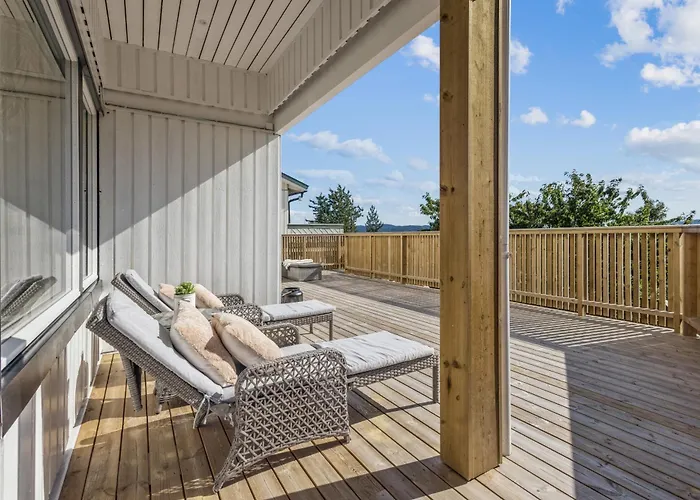 Отель Luxury House With 5 Bedrooms Close To Oslo Centrum 4*