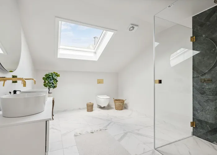 Luxury House With 5 Bedrooms Close To Oslo Centrum 罗伦斯固克